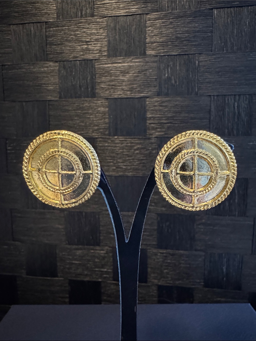 Gold-Tone Round Rope-Edge Clip Earrings